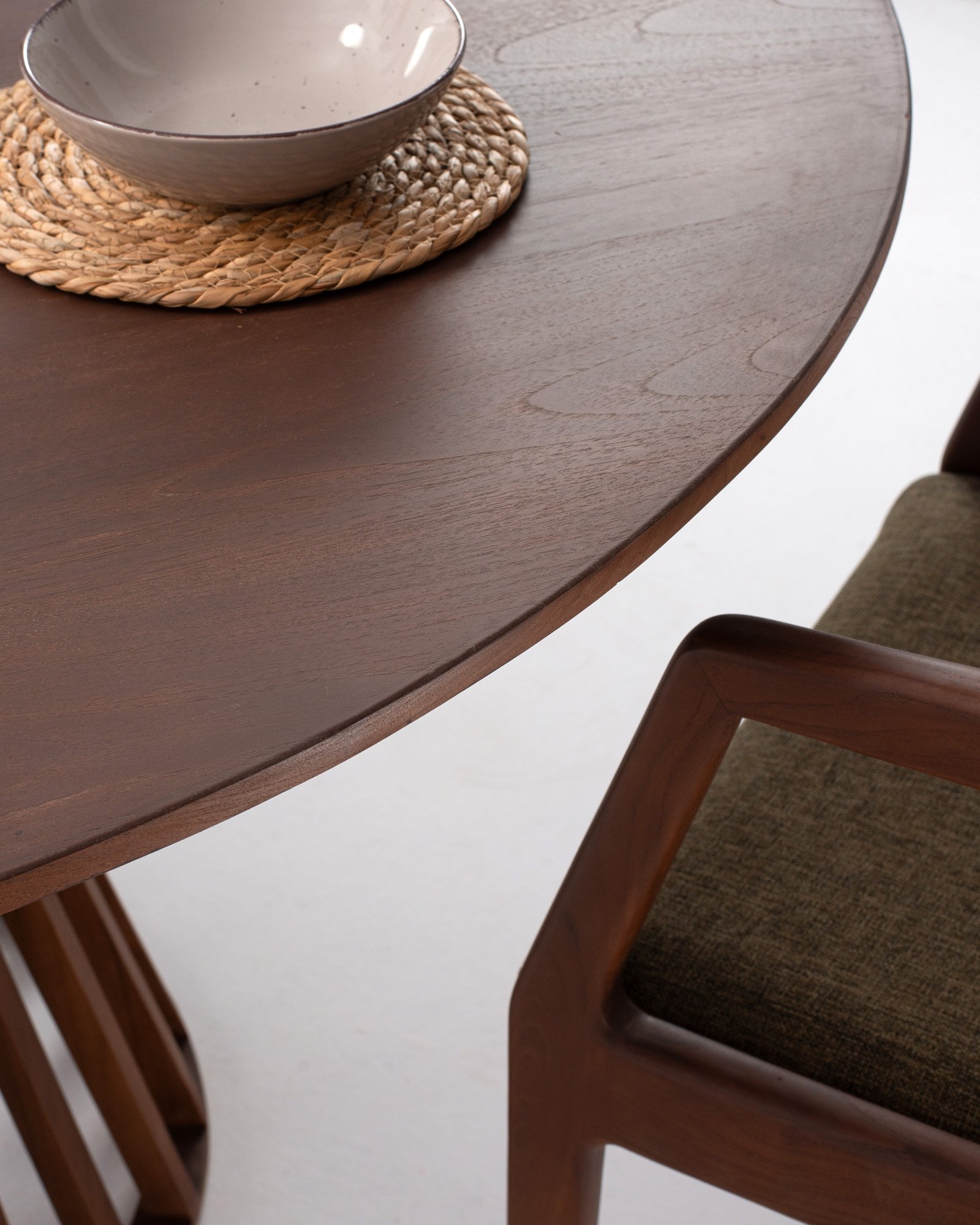 BELLAGIO WALNUT TABLE  &HENDRY WALNUT CHAIR Thumbnail